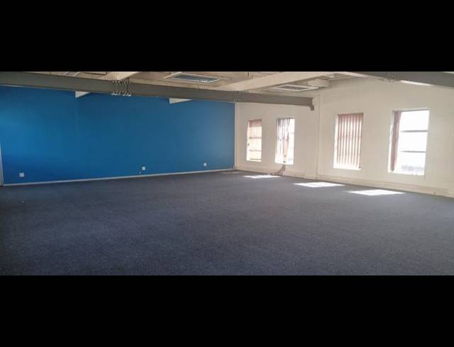 BUSINESS PROPERTY TO RENT IN MOWBRAY
